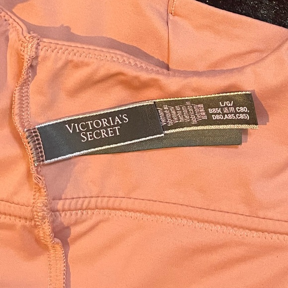 Victoria's Secret Very Sexy Collection - Picture 2 of 10